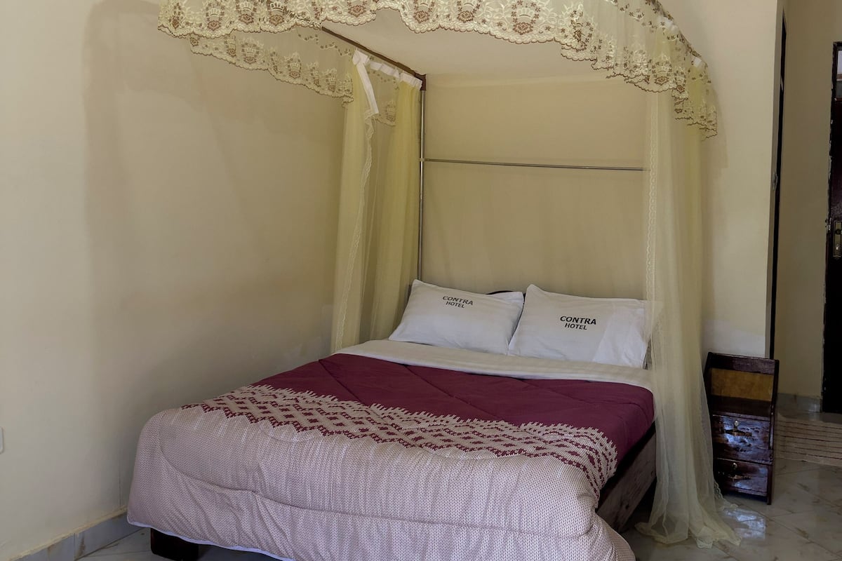 Executive Double Room | Desk, free WiFi, bed sheets
