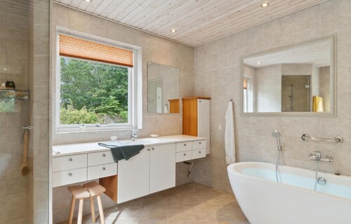 Amazing home in Dronningmølle
