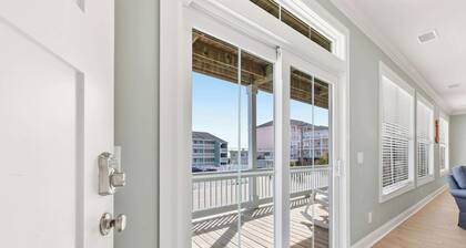 Anchor Down Luxury Ocean View Beach House w Pool