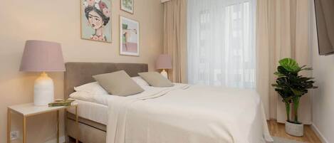 1 habitación, tabla de planchar con plancha, wifi y ropa de cama