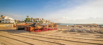 Amazing apartment in Torrevieja with WiFi