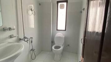 Deluxe Room | Bathroom