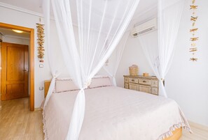 2 dormitorios, tabla de planchar con plancha, wifi gratis y ropa de cama