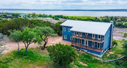 Comfortable Suite With Porch And Kitchenette