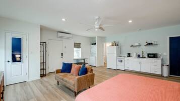 1 chambre, bureau, fer et planche Ă repasser, Wi-Fi