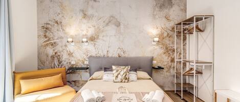 3 sovrum, skrivbord, strykjärn/strykbräda och resesäng