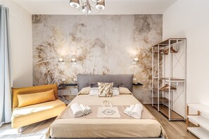 3 bedrooms, desk, iron/ironing board, travel cot - New apartment in center of Rome, 300mt from the metro stop and train station (Roma)