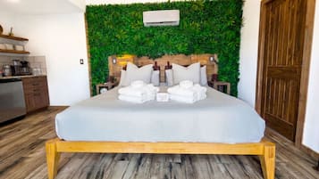 2 bedrooms, desk, iron/ironing board, travel cot