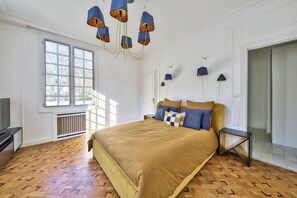 5 عدّة غرف نوم ومكواة/لوح كي وواي فاي مجانًا وملاءات أسرّة