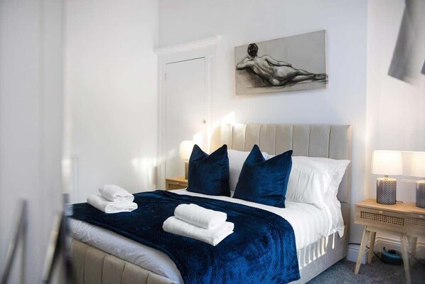 4 bedrooms, Internet, bed sheets