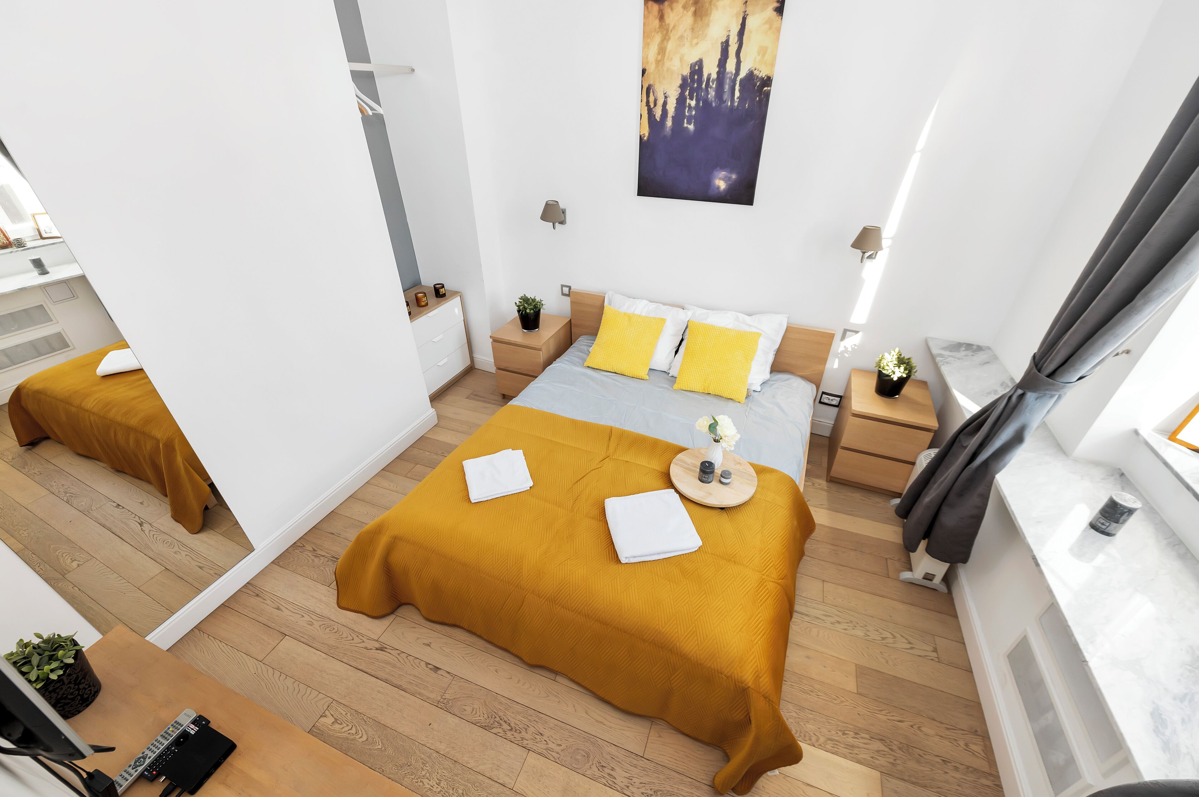 Classic Apartment | 2 bedrooms, hypo-allergenic bedding available, laptop workspace