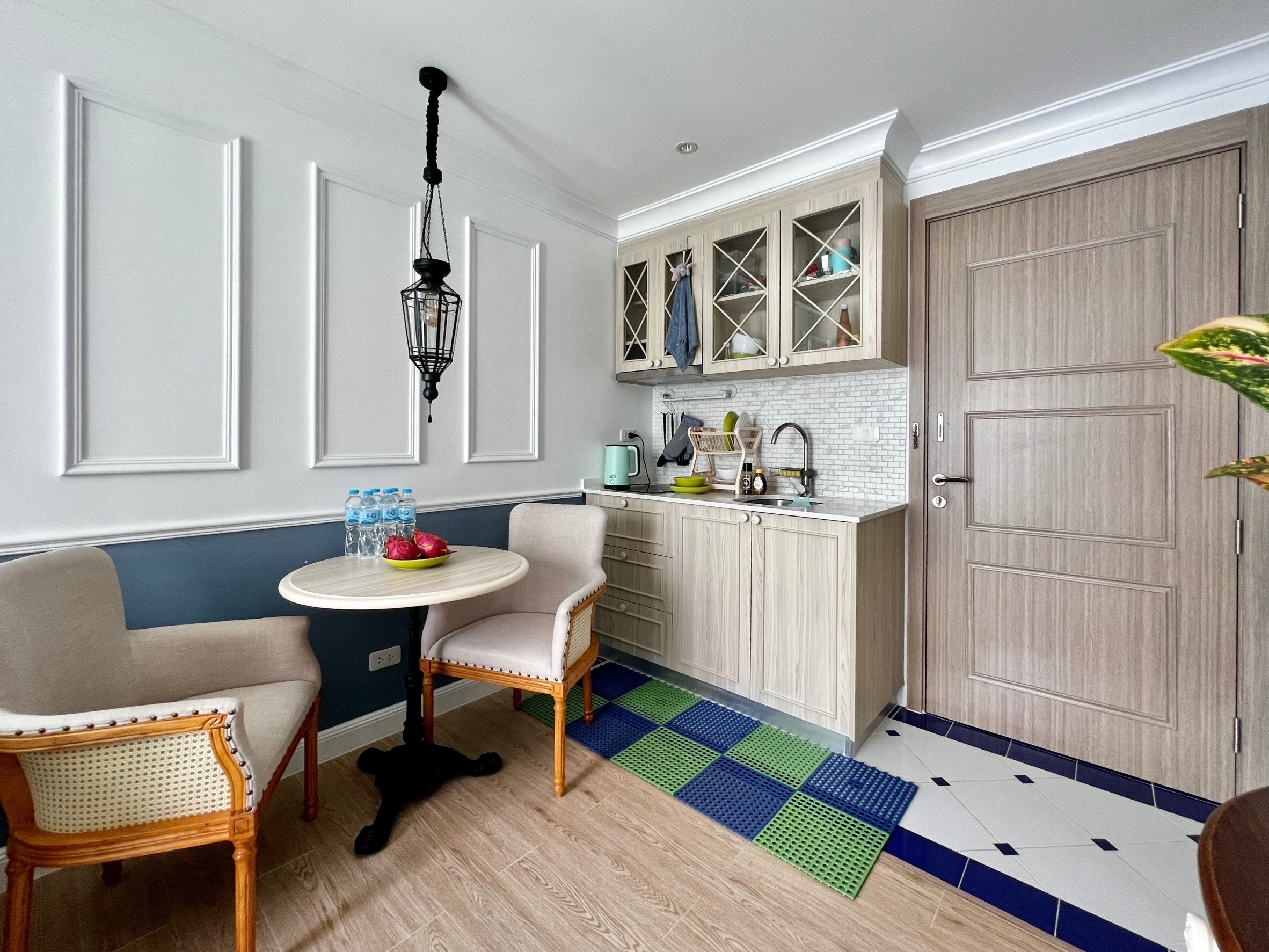 Condo, 1 Bedroom, Pool View | Private kitchen | Fridge, microwave, stovetop, electric kettle