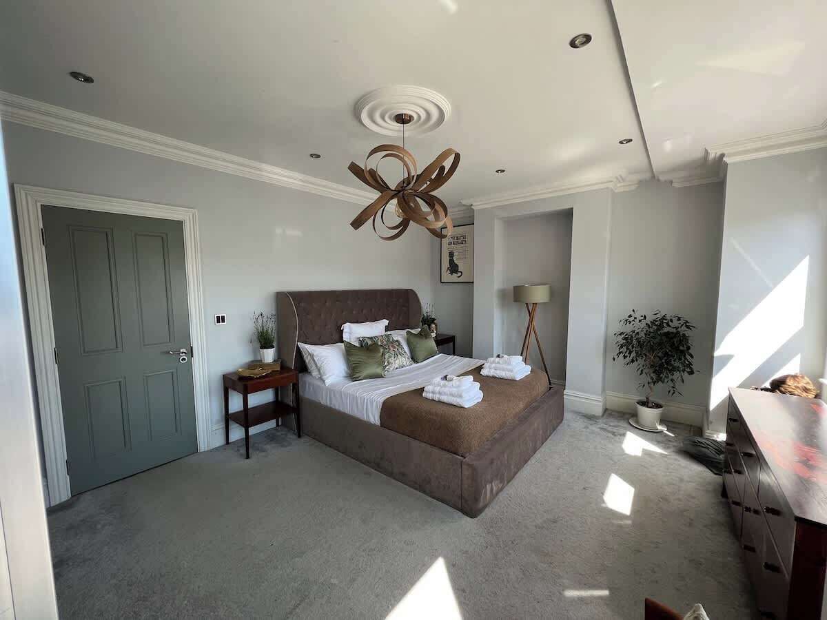 4 bedrooms, iron/ironing board, travel cot, WiFi