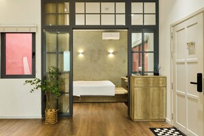 Down duvets, Select Comfort beds, minibar, desk - Kin Wander Tan Quy (Tan Hung Ward)