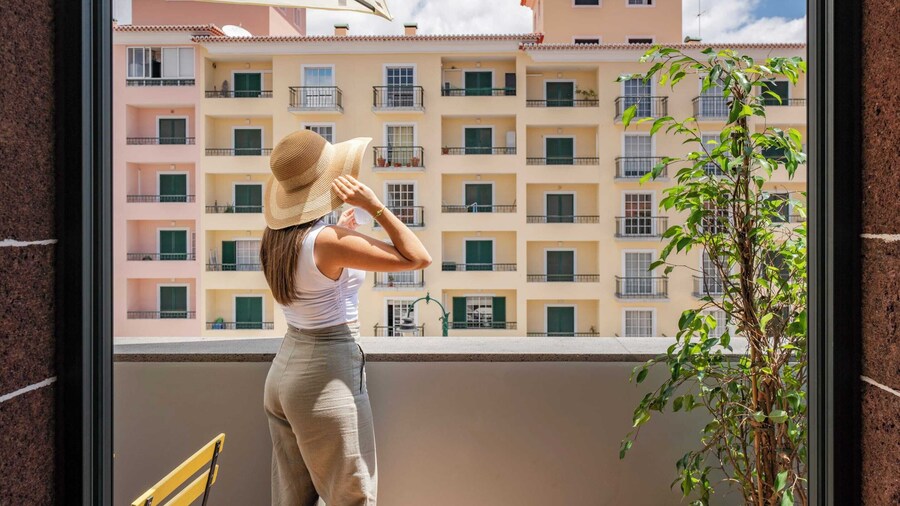 Apartamentos na Praça by An Island Apart