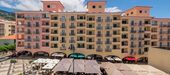 Apartamentos na Praça by An Island Apart