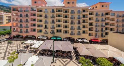 Apartamentos na Praça by An Island Apart