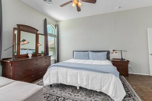 3 bedrooms, desk, iron/ironing board, travel crib