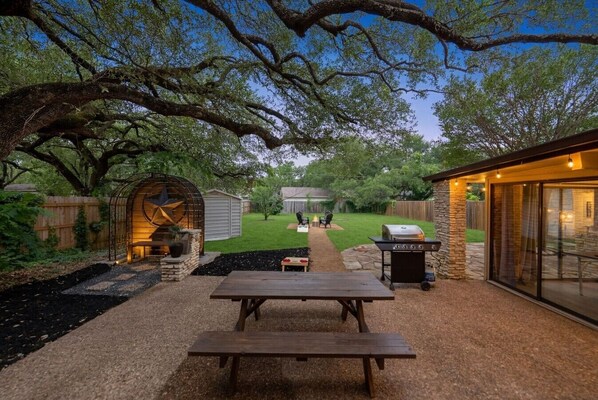 Outdoor dining