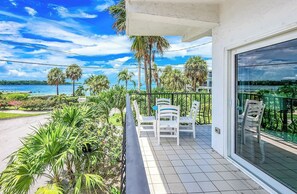 Terrace/patio - Paradise Pointe updated 2bed/2.5bath townhouse style condo with partial water views, shared pool & dockage (Marathon)
