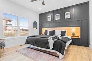 5 bedrooms, desk, iron/ironing board, travel cot
