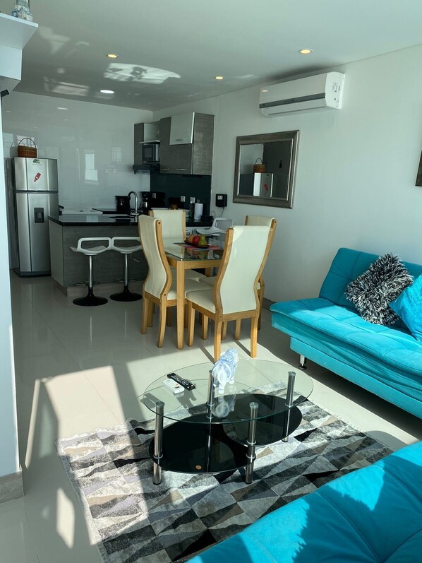 Smart TV - Beachfront apartment (Cartagena)