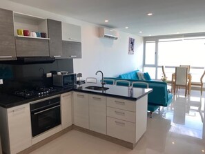 Fridge, microwave, oven, coffee/tea maker