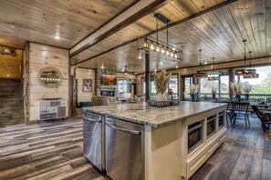 Interior - 12 BEDROOM LUXURY! AWESOME AMENITIES! (Sevierville)