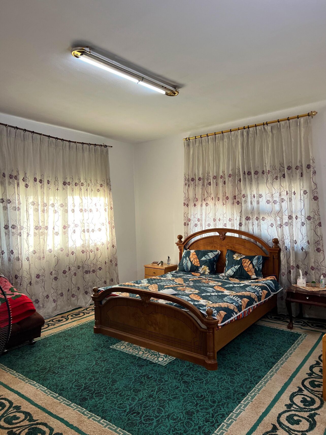 1 habitación, tabla de planchar con plancha y wifi 