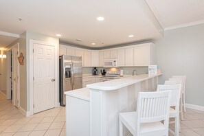 Coffee/tea maker - Sunset Bay 3 Bedroom with Pool & Hot Tub (Ocean City)