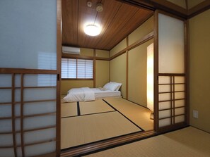 デザイン ハウス | 客室ごとに異なる装飾、客室ごとに異なるインテリア、デスク、ノートパソコン用作業スペース