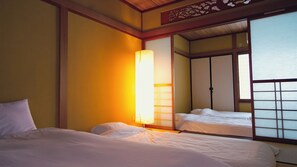 Design House | Individually decorated, individually furnished, desk, laptop workspace - Mizukian (Kyoto)