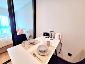 1 chambre, fer et planche à repasser, Wi-Fi, draps fournis