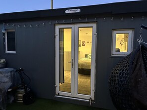 Exterior - Pet-friendly Open Plan Cabin in Dublin, Sleeps 2 (Dublin)