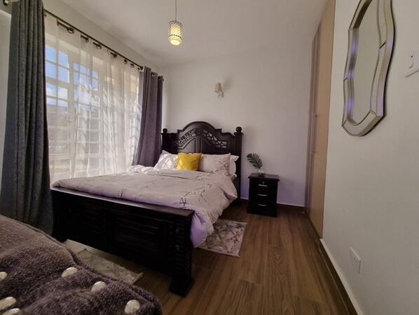 1 bedroom, iron/ironing board, WiFi, bed sheets - Cozy Studio just 15 minutes to Karura Forest & 5 Minutes to Two Rivers Mall. (Ruaka)