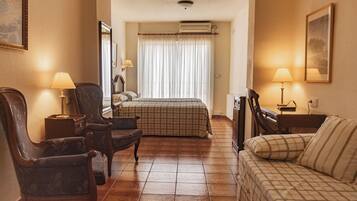 10 slaapkamers, wifi, beddengoed