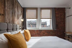 Apartment, 1 King Bed | 1 bedroom, iron/ironing board, free WiFi, bed sheets - City Centre Contemporary Apartment - Manchester (Manchester)