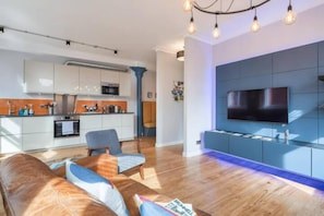 Apartment, 1 King Bed | Living area