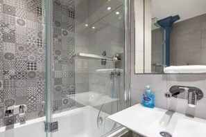 Apartment, 1 King-Bett | Badezimmer | Duschwanne, Komfortbadewanne, Haartrockner, Handtücher