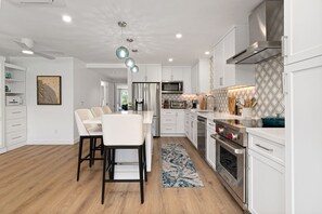 Fridge, microwave, oven, stovetop - Fairway Haven - Luxury Golf Course Condo in Carlsbad (Carlsbad)