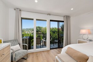 1 bedroom, free WiFi, bed sheets - Fairway Haven - Luxury Golf Course Condo in Carlsbad (Carlsbad)