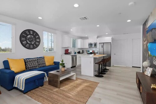 DTLA'S CLOSE TO USC, PHENOMENAL 4B4B PLACE
