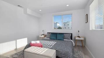 4 bedrooms, iron/ironing board, travel crib, free WiFi