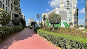 Apartment | 1 bedroom - Elite LUX Holiday Homes - Modern 1BR Resort Amenities in Production City (Dubai)