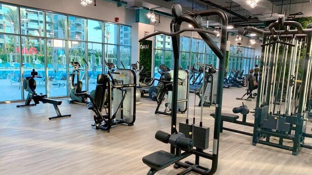Room - Elite LUX Holiday Homes - Stylish 1 BR Pool World Class Gym in Dubai South (Dubai)