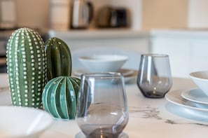 Room - Elite LUX Holiday Homes - Upscale Stylish 2BR Dubai Hills (Dubai)