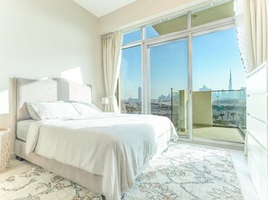 Room - Elite LUX Holiday Homes - Skyline Oasis One Bedroom Premium Apartment in Al Jaddaf (Dubai)