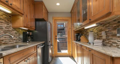 Winterpoint Diamond Townhome: Walk To Lifts & Downtown