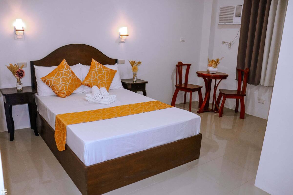 Deluxe Double Room, 1 Double Bed, Private Bathroom | Premium bedding, in-room safe, desk, laptop workspace