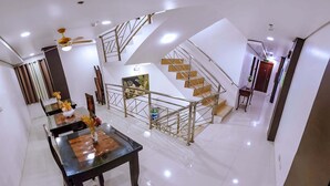 Flat-screen TV - DIANNA'S INN (Coron)